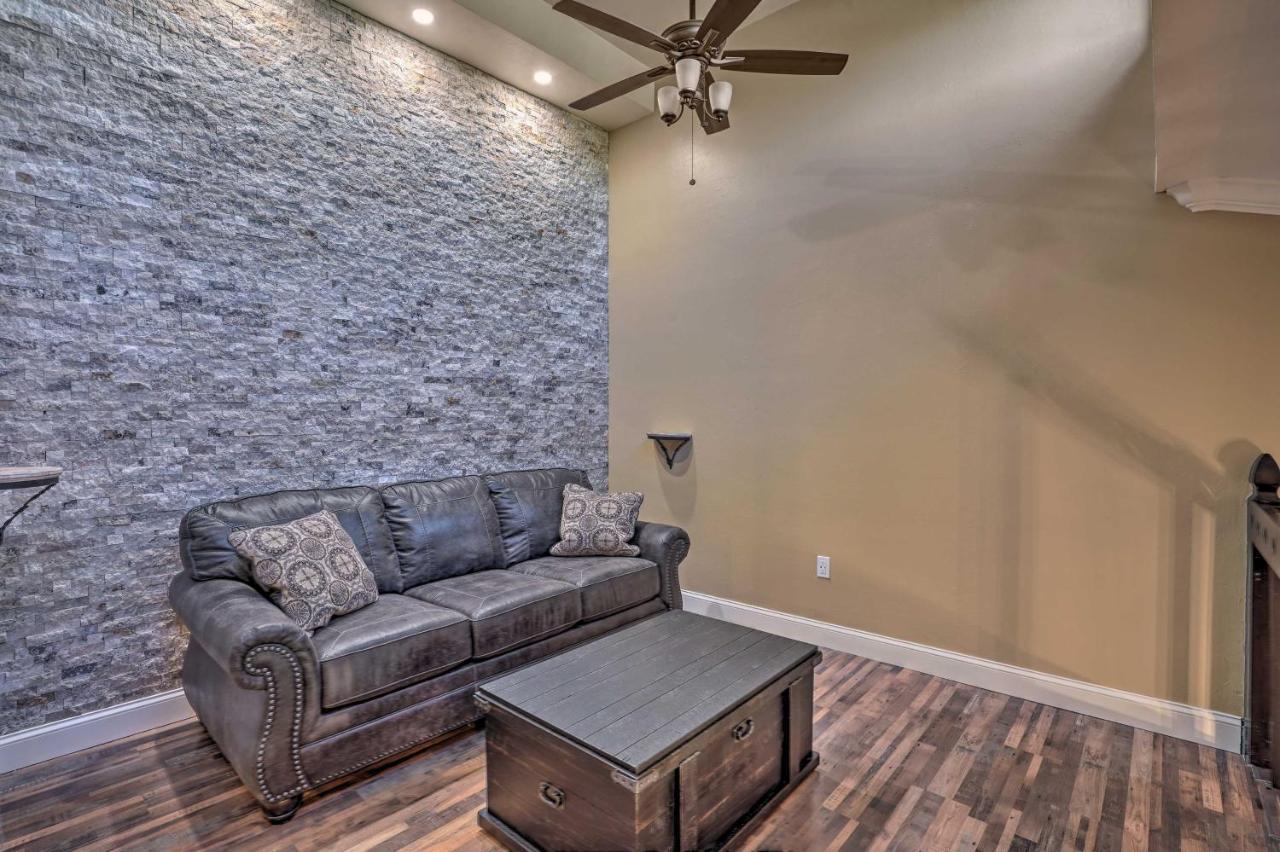 Chic Fort Myers Escape With Community Perks! Exterior photo